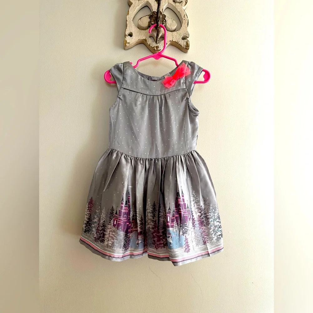 Girls Winter wonderland Castle Christmas Dress Size 3T